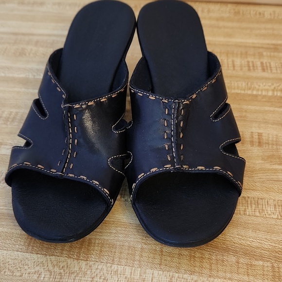 Clarks Shoes - CLARKS Block Heel Solid Slide Sandals Black, size 9M